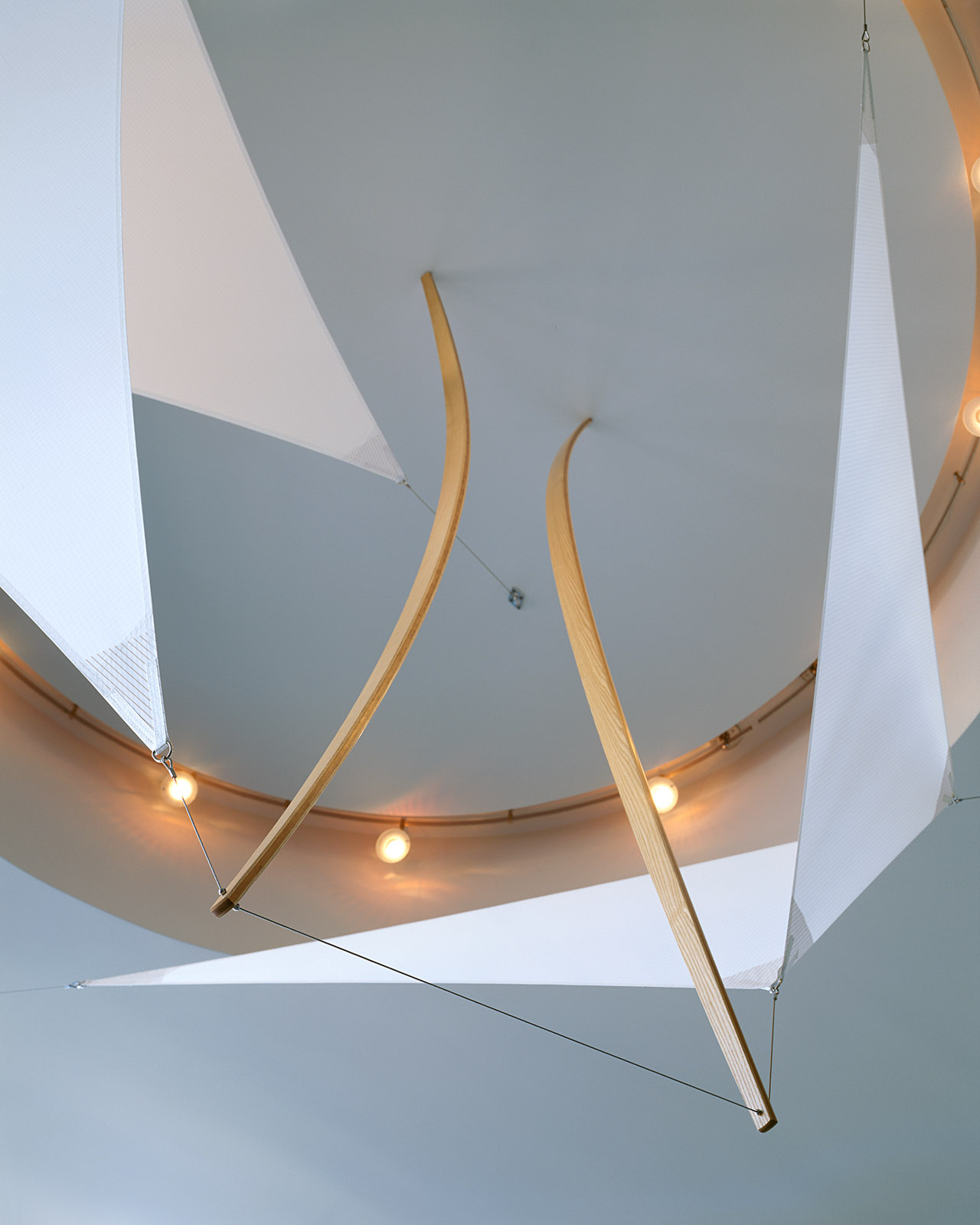 38° 33′ 05″ N / 121° 43′ 10″ W