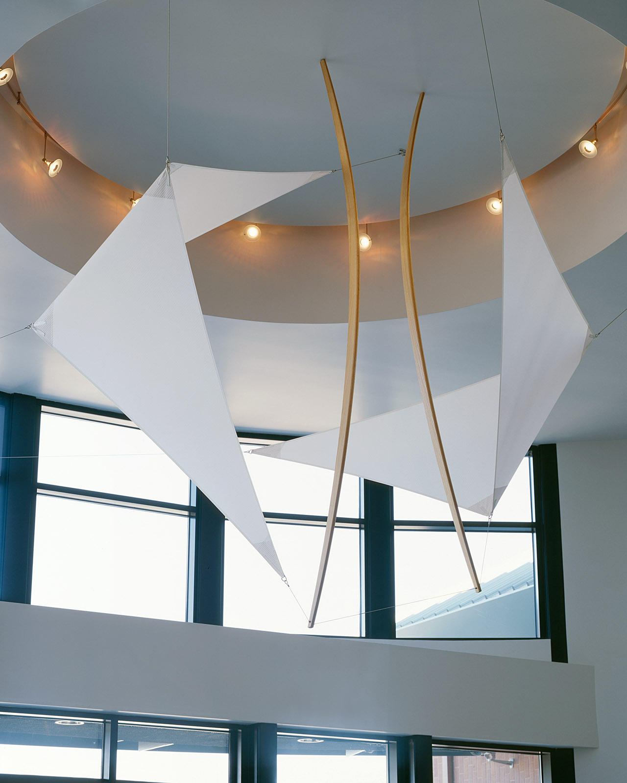 38° 33′ 05″ N / 121° 43′ 10″ W