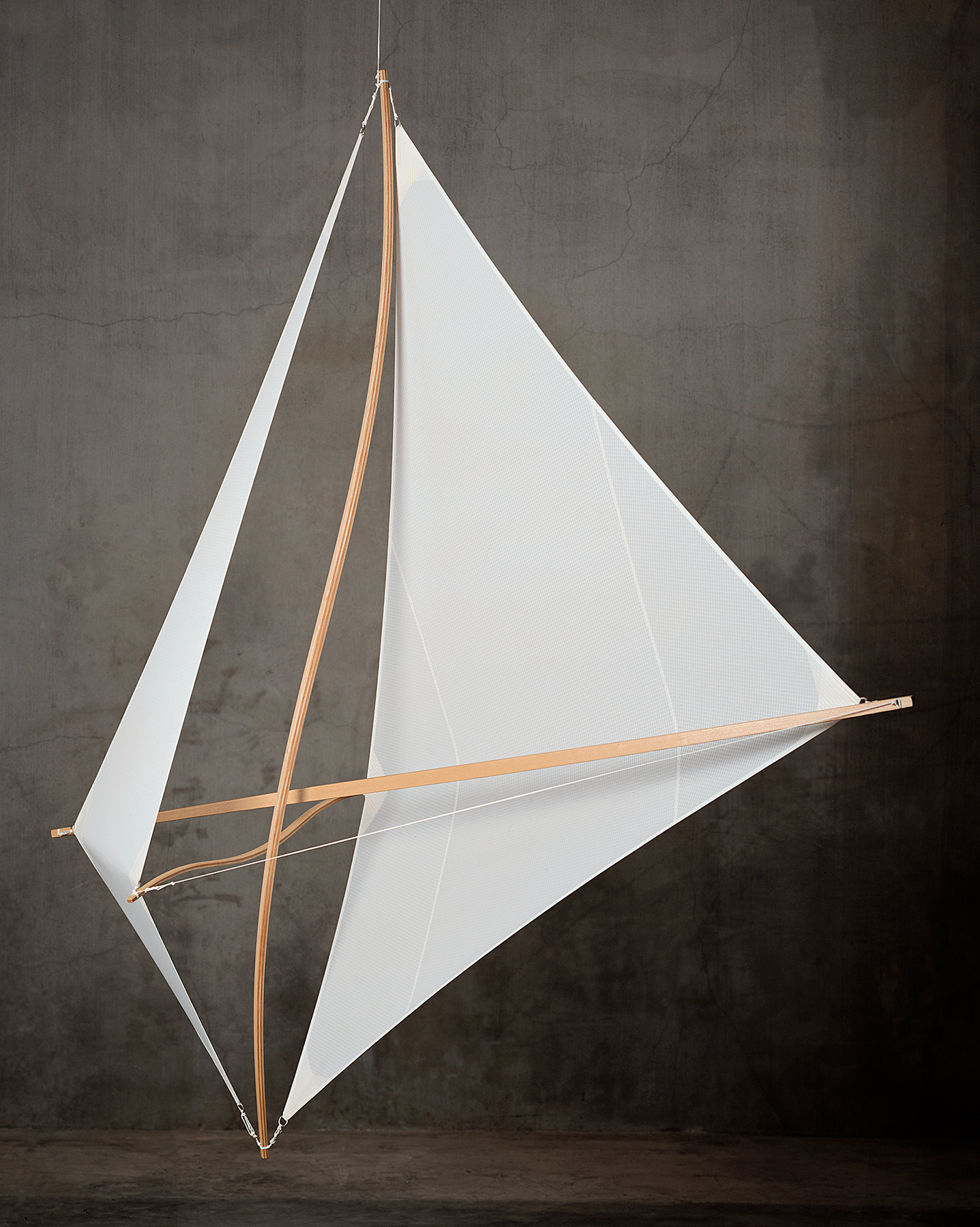 38° 53′ N / 77° 02′ W ~ 45° 24′ N / 75° 43′ W